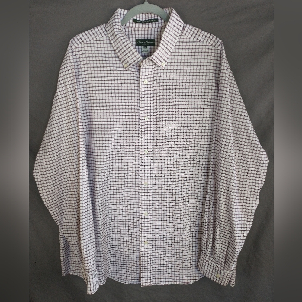 Eddie Bauer 2xl wrinkle resistant relaxed fit button down. Burgundy/white